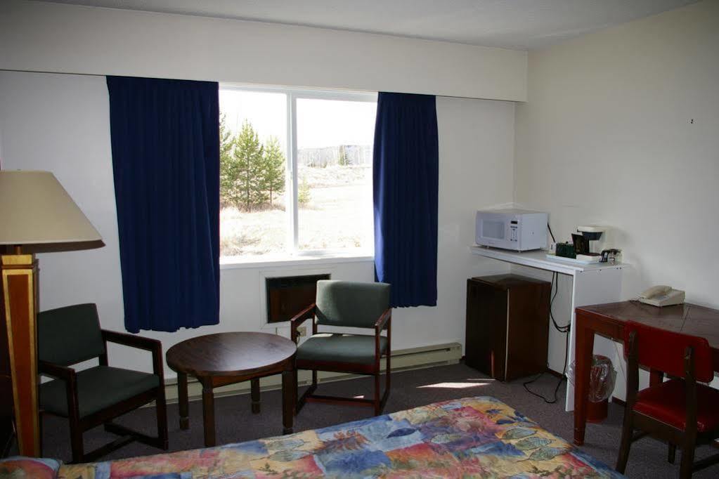 Imperial Motel 100 Mile House Exterior foto